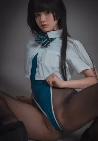 thue-nguoi-yeu-co-nu-sinh-be-nho